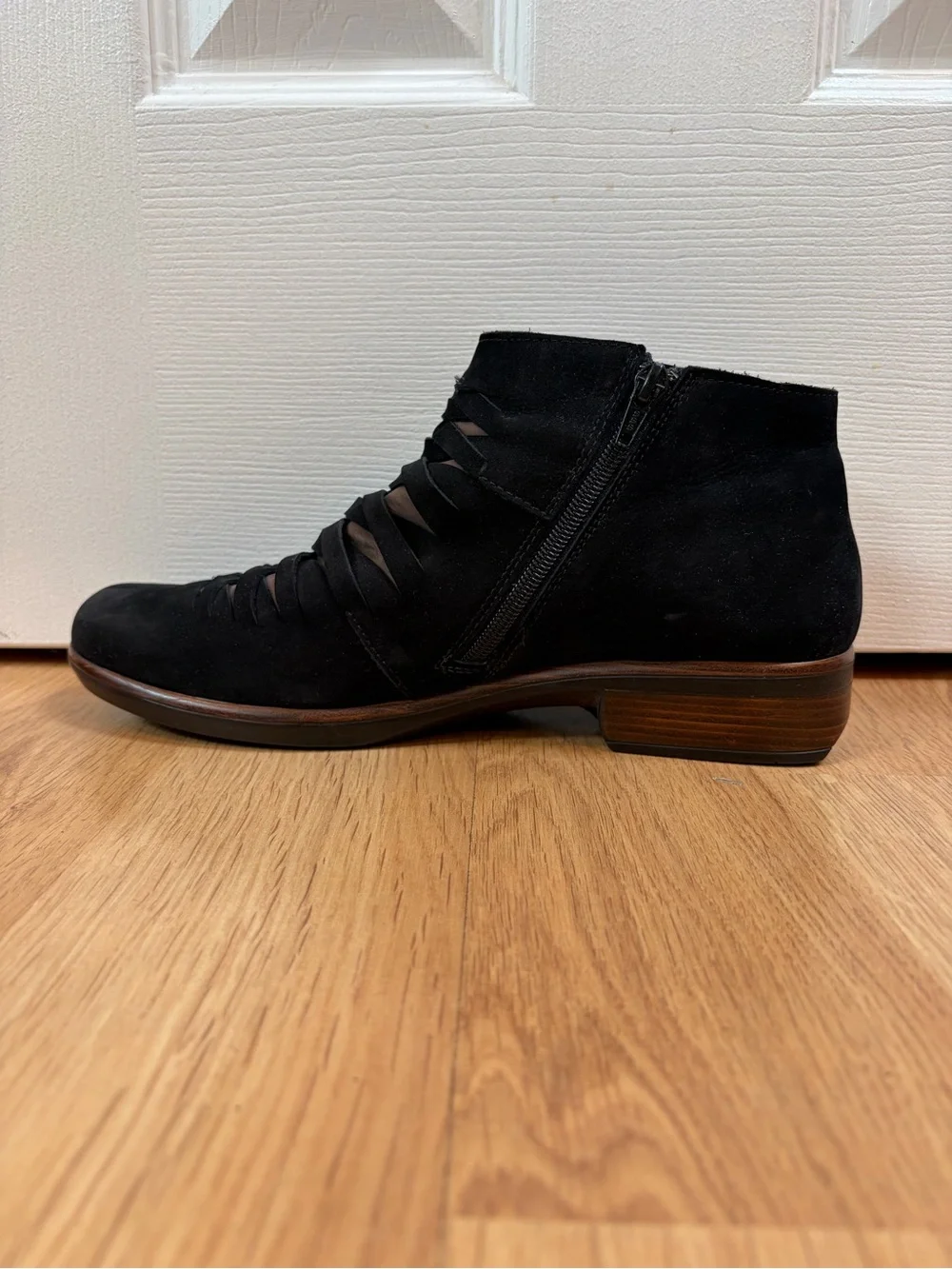 Naot Black Velvet Nubuck Leveche Ankle Boots Size 41 (10/10.5)